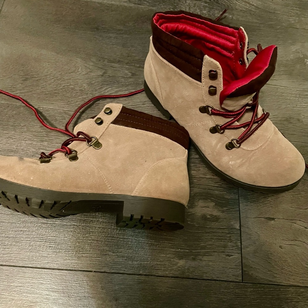 Stylish Tan and Brown Women's Boots